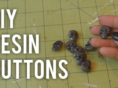 How to Make Resin Buttons : DIY