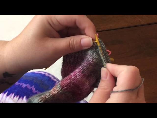 Knitting with curved DPN knitting needles