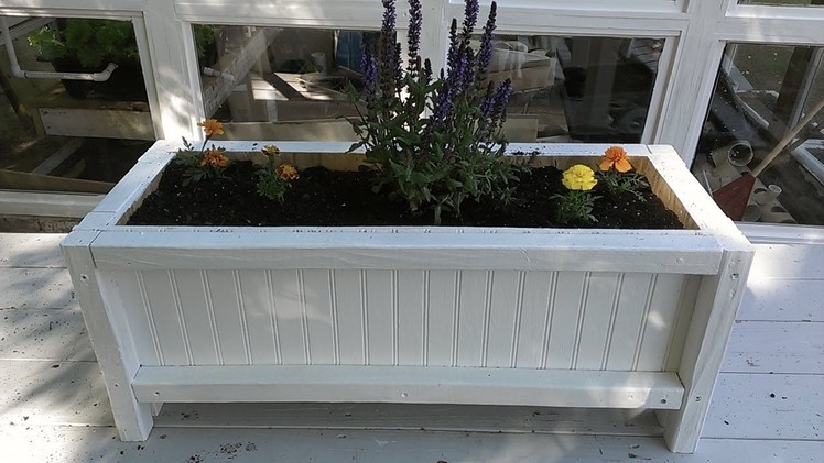 How to make a flower bed with reclaimed wood