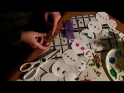 Making Paper Snowmen Decorations : Cutting Paper for Snowman Faces