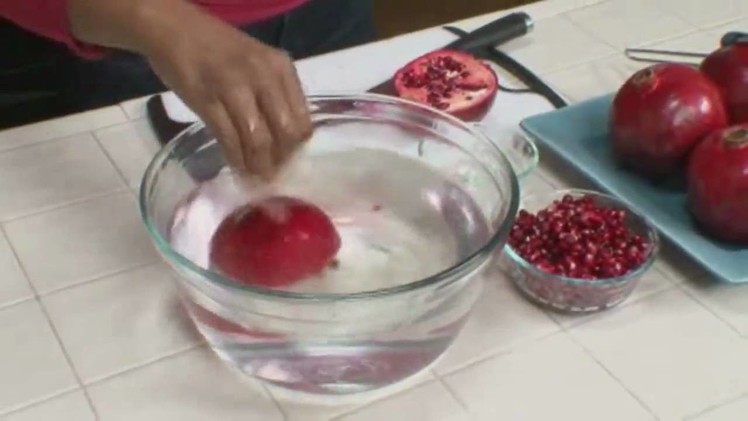 Food Preparation: How to Cut Open & Remove Pomegranate Seeds - Home Made Simple
