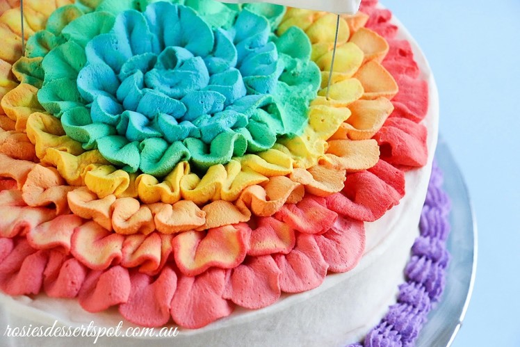 Honeycomb ice cream cake - Rainbow Ruffle tutorial