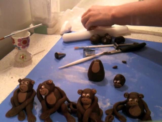How to make a fondant monkey