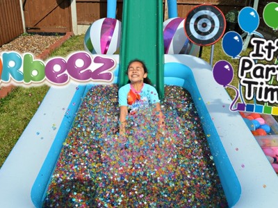 ORBEEZ POOL PARTY - WATER BALLOON  BOMB FIGHT | Toys AndMe