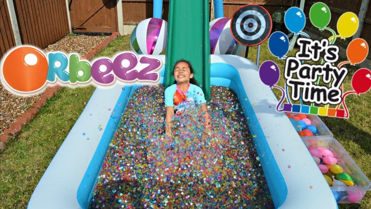 ORBEEZ POOL PARTY - WATER BALLOON  BOMB FIGHT | Toys AndMe