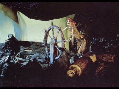 DIY - Pirates of the caribbean Ship wheel scene -replica - halloween decor