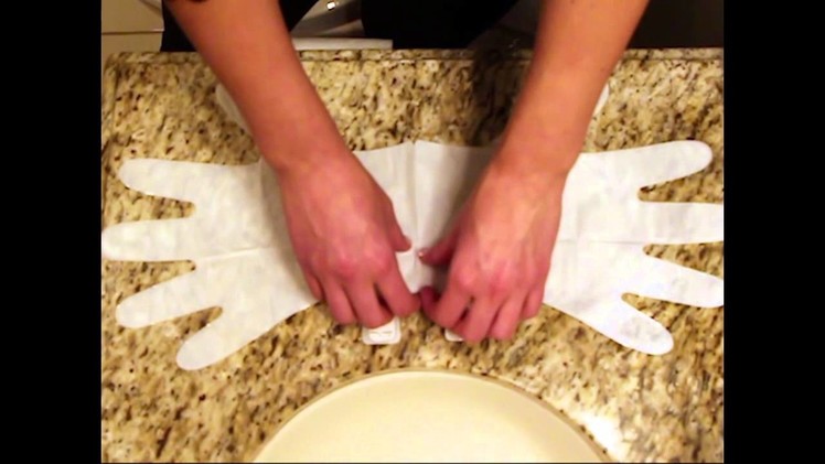 LuxaDerme Deep Moisturising Treatment: Hand Hydration Gloves - (How to Use Video)