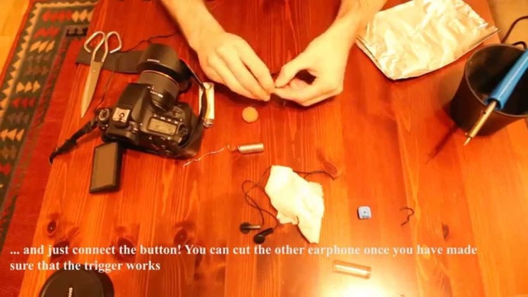 DIY Remote shutter for DSLR cameras with a pair of earphones