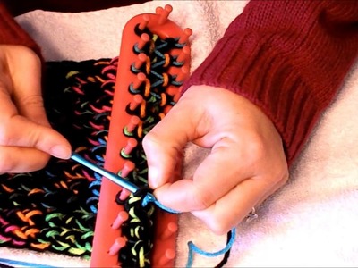 How to remove a scarf from a loom with both ends being the same size