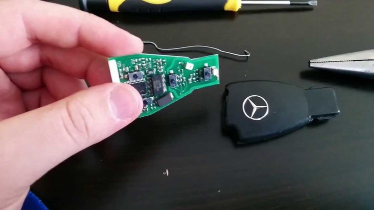 DIY How To Take Apart Mercedes Benz Key Fob Chip, Battery, and Casing Non-Destructive Method