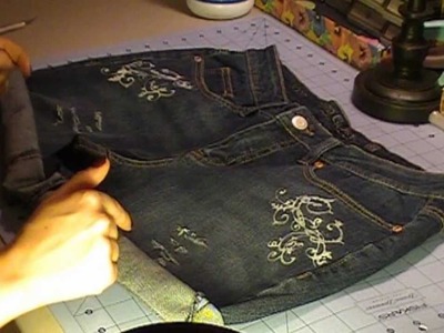 DIY Cut & Bleach Highwaisted Shorts