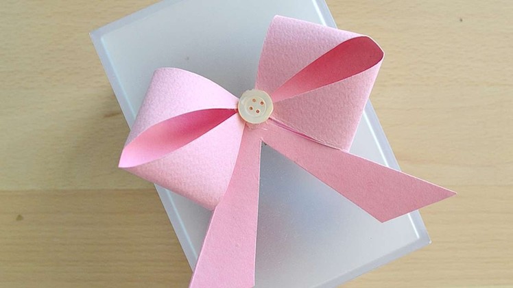 How To Make A Paper Bow - DIY Crafts Tutorial - Guidecentral