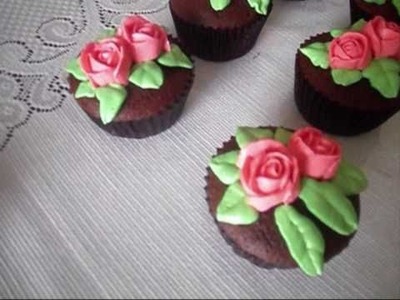 Decorate cupcake using buttercream (how to!), it's easy! very fun!! wow!