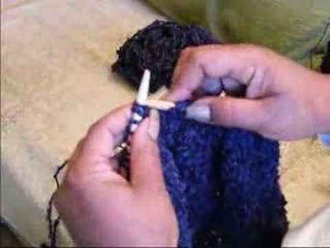 Knitting - A Different To Hold The Yarn