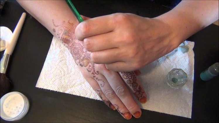 Zardosi, adding shimmer and glitter to your henna stain