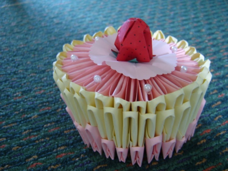 3D origami: birthday cake