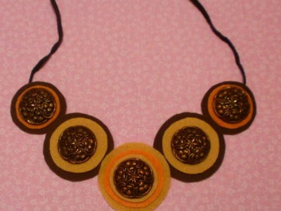 Make a Pretty Decorative Button Necklace - DIY Style - Guidecentral