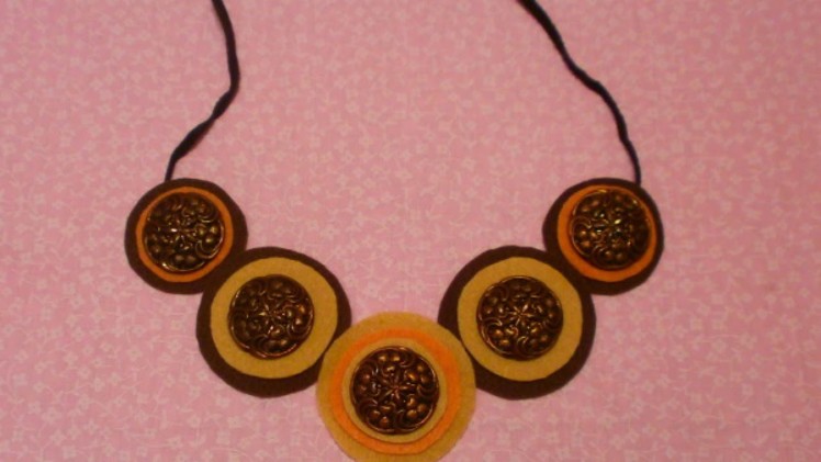 Make a Pretty Decorative Button Necklace - DIY Style - Guidecentral