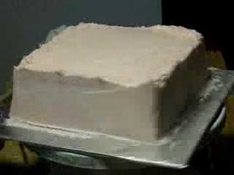 Frosting a square cake