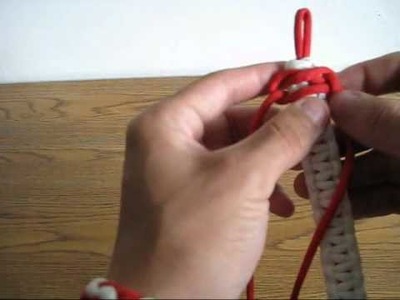 How To Make A Paracord Bracelet (King Cobra Weave)