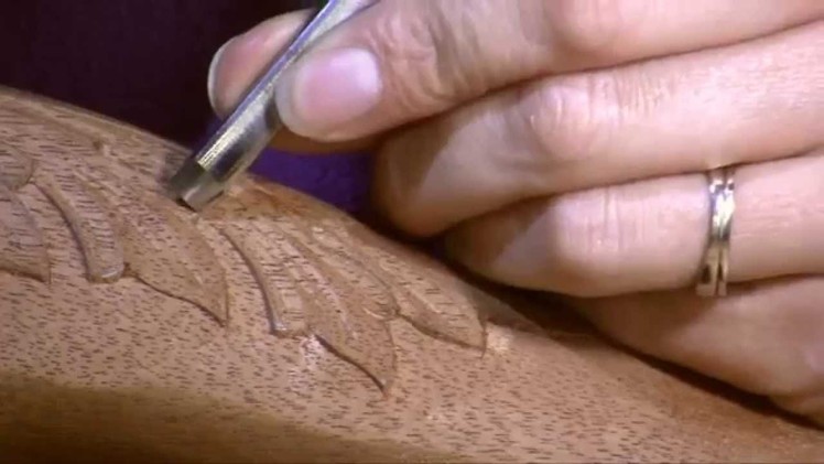 How to carve an acanthus leaf on a cabriole leg