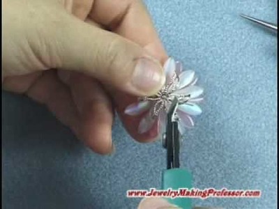 Jewelry Making Video - Daisy Necklace