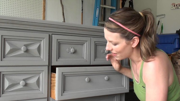 Pretty Distressed Annie Sloan Chalk Paint® Tutorial #3 - Distressing
