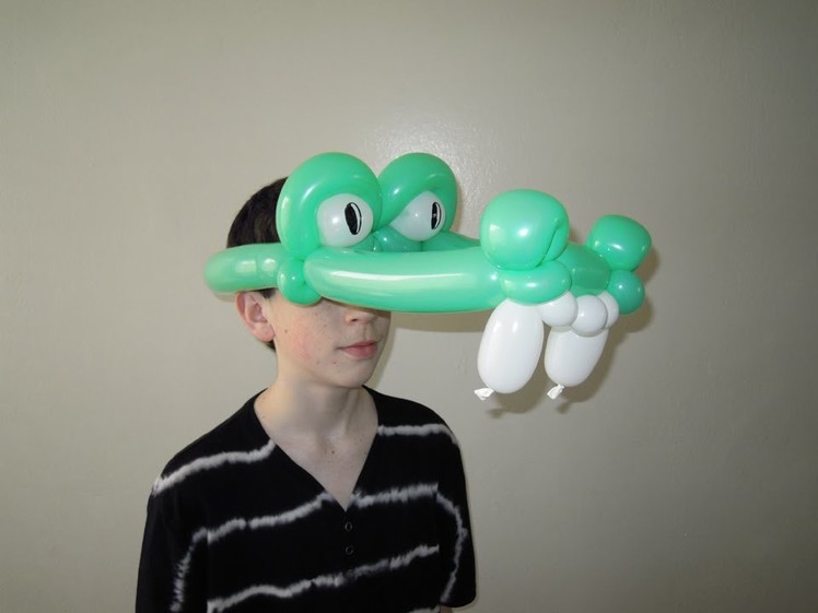 Crocodile balloon hat. How to make balloon crocodile hat. Alligator balloon hat
