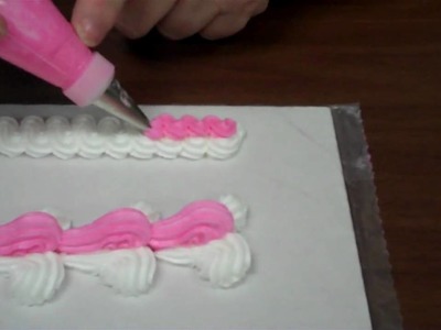 Cake Decorating Tip: Making Zigzag Border in Icing