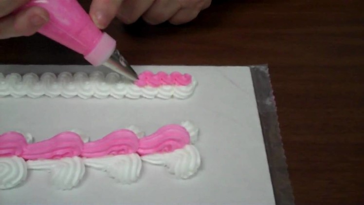 Cake Decorating Tip: Making Zigzag Border in Icing