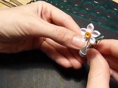 How to make a narcissus.daffodil paper flower using Quilling techniques