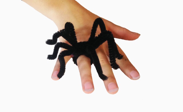 Halloween Spider Rings using Pipe Cleaners - no glue craft
