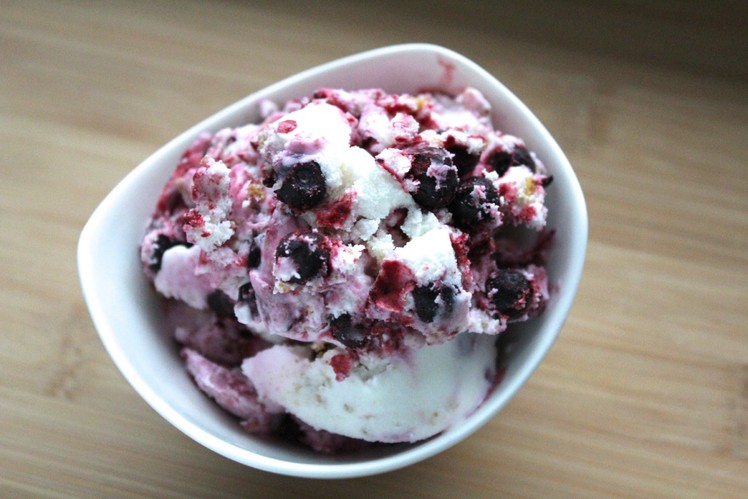 Blueberry Cheesecake Frozen Yogurt