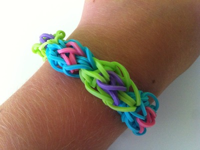 How to make a bullseye rainbow loom bracelet.