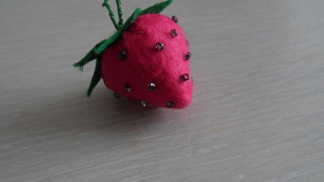 How To Make Decorative Strawberries DIY Crafts Tutorial Guidecentral   How To Make Decorative DJ8o O 