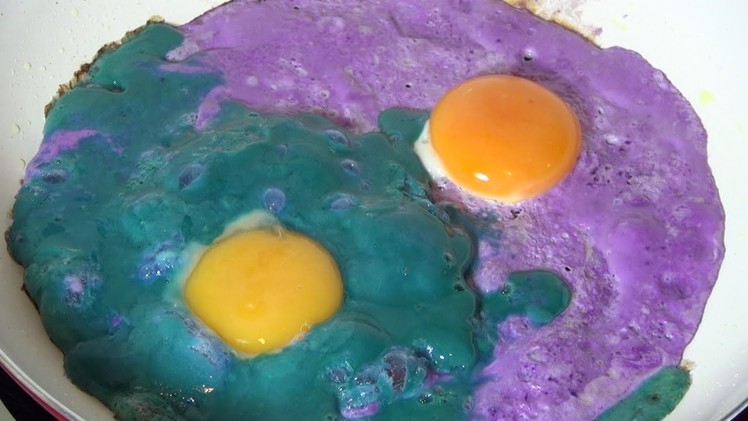 Colored Fried Eggs how to DIY Halloween recipe