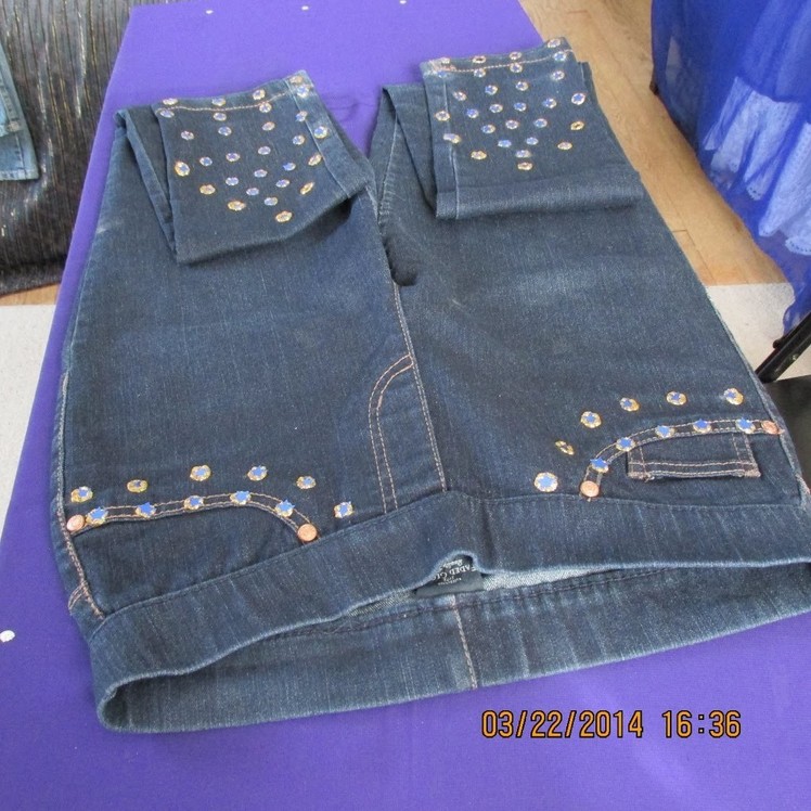 DIY: DECORATE YOUR BLUE JEANS WITH BLUE CONFETTI.SEQUINS AND GIVE A STYLISH NEW LOOK.