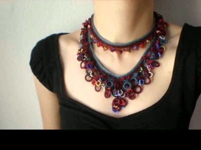 Crochet necklace with yarn