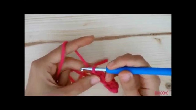 How to crochet in a chain properly. Comment crocheter dans une chaînette convenablement?