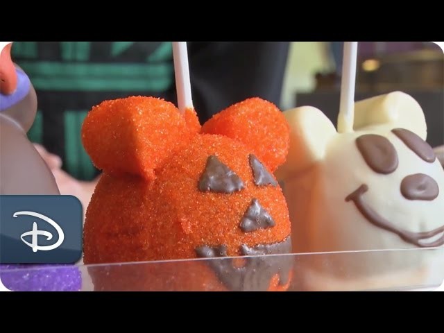 DIY Halloween - How-To Make ‘Witch Minnie’ Candy Apples | Disney Parks