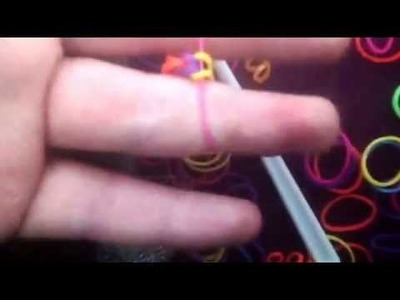 How to make the easy loom bands on your fingers