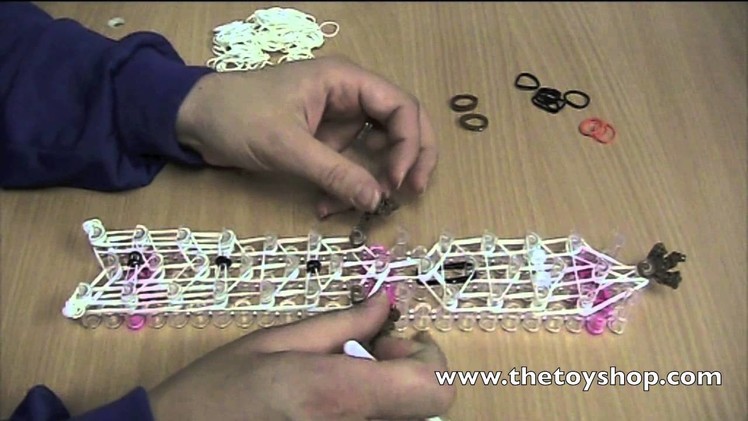 How to make Frozen Olaf Charm using a Loom Band Bracelet Maker