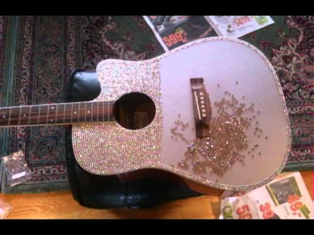 DIY Taylor Swift Sparkly Guitar