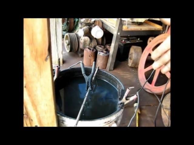 Removing Rust with Electrolysis. the clean way
