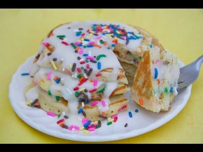Birthday Cake Batter Pancakes w. Buttercream Glaze
