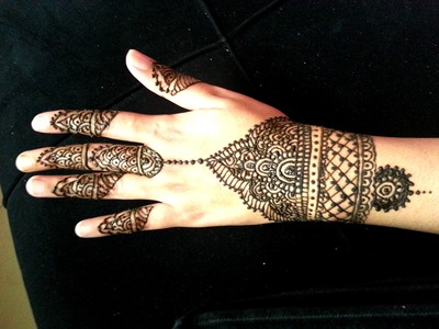 Simple Wrist Henna Design - Indian Arabic Fusion Mehendi