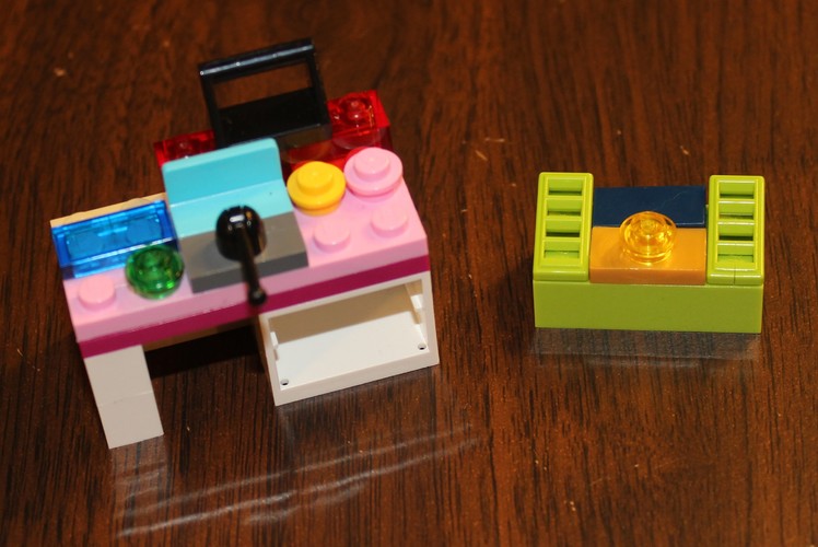 How to make a Lego Computer Desks