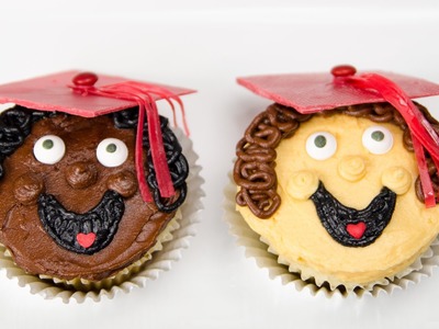 How to Make Graduation Cupcakes from Cookies Cupcakes and Cardiocakes