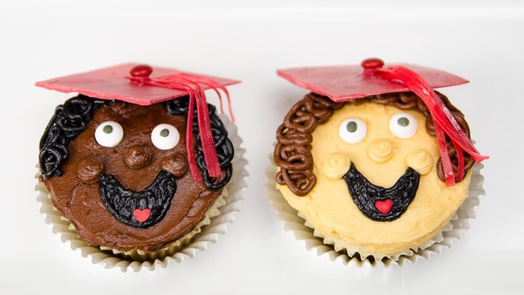 How to Make Graduation Cupcakes from Cookies Cupcakes and Cardiocakes