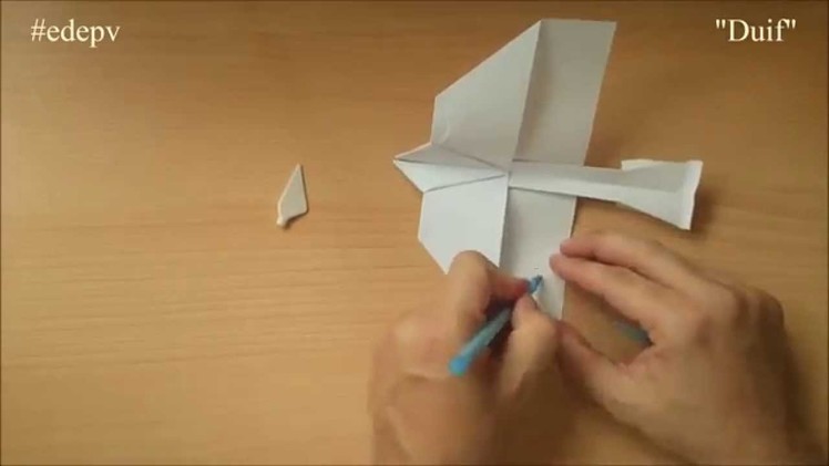 Edepv 009 Lelystad Papieren vliegtuig vouwen. Paper airplane folding. Avion en papier pliage
